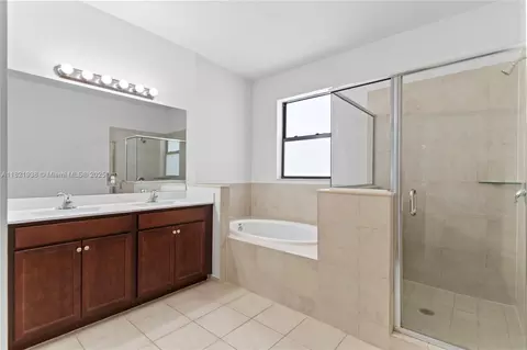 3557 W 94th Ter, Hialeah, FL 33018 photo 33