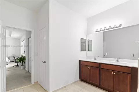 3557 W 94th Ter, Hialeah, FL 33018 photo 35