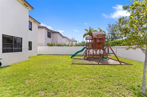 3557 W 94th Ter, Hialeah, FL 33018 photo 25