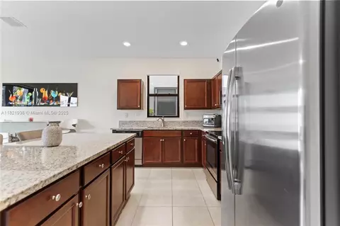3557 W 94th Ter, Hialeah, FL 33018 photo 17