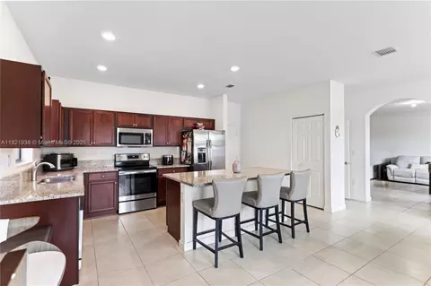 3557 W 94th Ter, Hialeah, FL 33018 photo 15