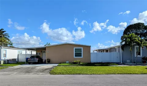21810 NW 1st St, Pembroke Pines, FL 33029