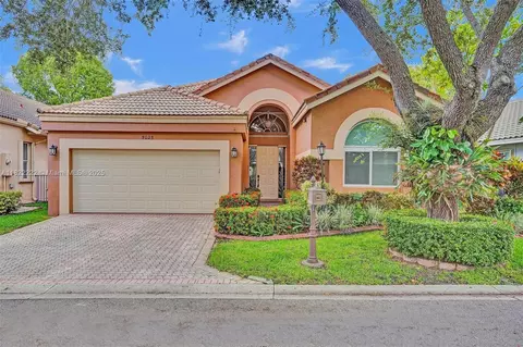 5025 NW 95th Dr, Coral Springs, FL 33076