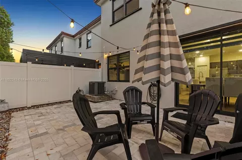 10129 W 32nd Ln, Hialeah, FL 33018 photo 30
