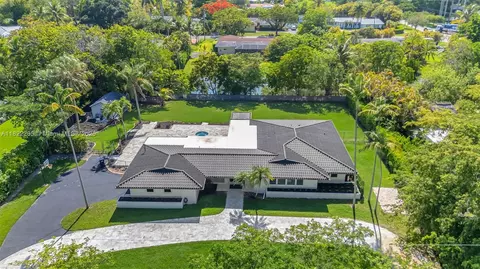 11230 SW 69th Ct, Pinecrest, FL 33156