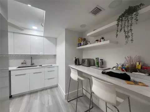 4900 N Ocean Blvd #212, Lauderdale By The Sea, FL 33308