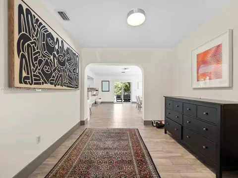 811 Trascoro Ave, Coral Gables, FL 33134