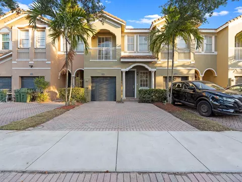 2590 SE 14th St, Homestead, FL 33035