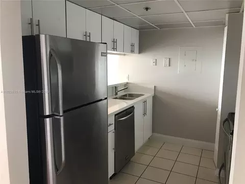 7601 E Treasure Dr #2114, North Bay Village, FL 33141