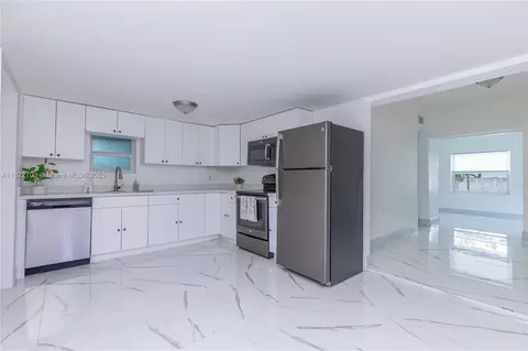 1758 NE 183rd St, North Miami Beach, FL 33179