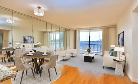 2920 Point East Dr #N208, Aventura, FL 33160