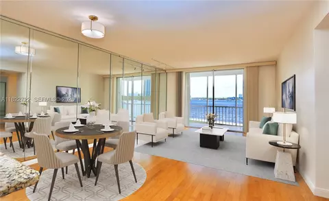 2920 Point East Dr #N208, Aventura, FL 33160