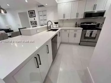 Undisclosed, Hialeah, FL 33012 photo 4