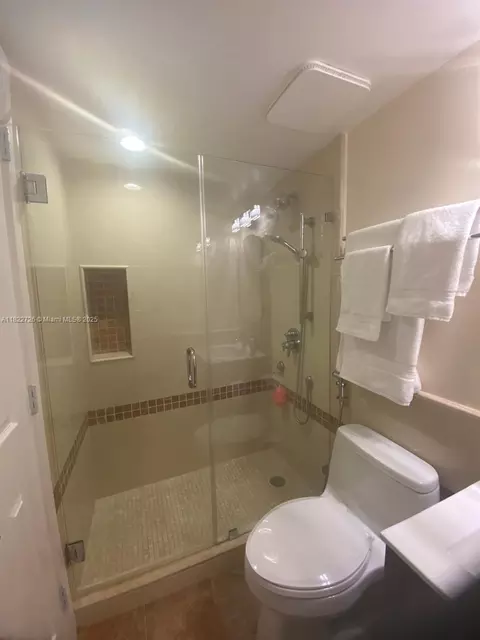 Undisclosed, Hialeah, FL 33012 photo 11