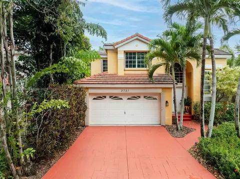 2721 Montevideo Ave, Hollywood, FL 33026