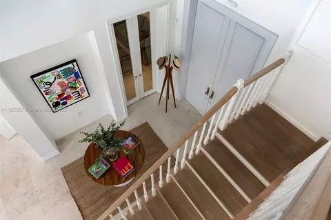 Entry Way - 220 Cypress Dr, Key Biscayne, FL 33149 photo 5 of 7
