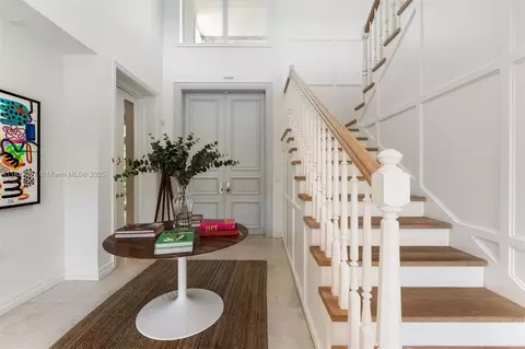 Entry Way - 220 Cypress Dr, Key Biscayne, FL 33149 photo 4 of 7