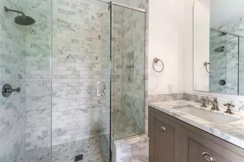 Bath - 220 Cypress Dr, Key Biscayne, FL 33149 photo 4 of 7