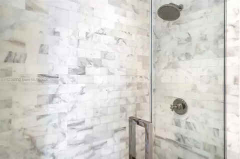 Bath - 220 Cypress Dr, Key Biscayne, FL 33149 photo 5 of 7