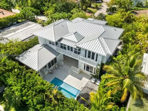 View/Area - 220 Cypress Dr, Key Biscayne, FL 33149 photo 1 of 2