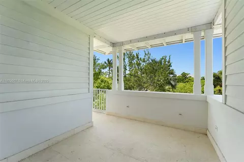 Exterior - 220 Cypress Dr, Key Biscayne, FL 33149 photo 3 of 13