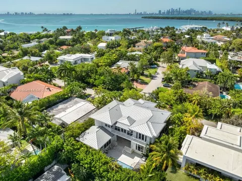 View/Area - 220 Cypress Dr, Key Biscayne, FL 33149 photo 2 of 2