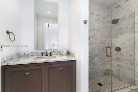 Bath - 220 Cypress Dr, Key Biscayne, FL 33149 photo 6 of 7