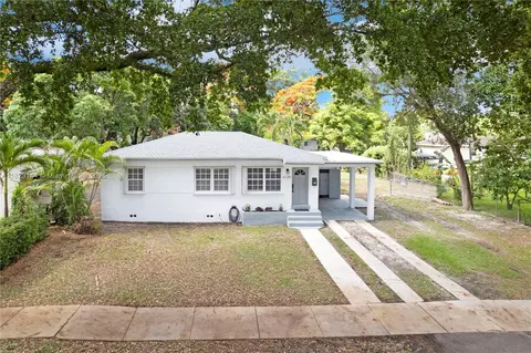 6120 NW 40th St, Virginia Gardens, FL 33166