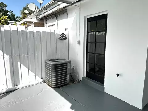 6881 W 16th Dr, Hialeah, FL 33014 photo 54