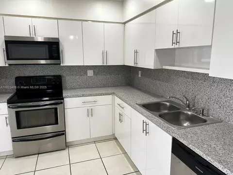 6881 W 16th Dr, Hialeah, FL 33014 photo 44