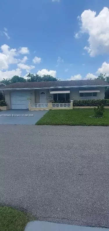 4926 NW 48th Ave, Tamarac, FL 33319