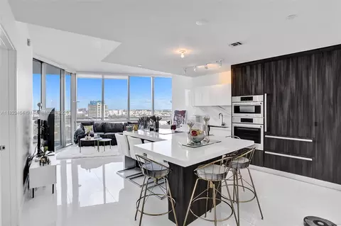 851 NE 1st Ave #2204, Miami, FL 33132