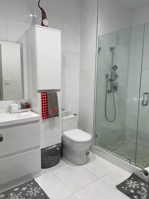 Bath - 2001 Biscayne Blvd #3608, Miami, FL 33137 photo 1 of 1