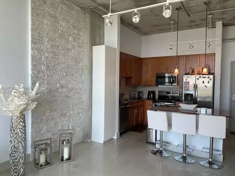 Kitchen - 2001 Biscayne Blvd #3608, Miami, FL 33137 photo 2 of 3