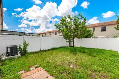 Exterior - 3348 W 108th St, Hialeah, FL 33018 photo 2 of 4