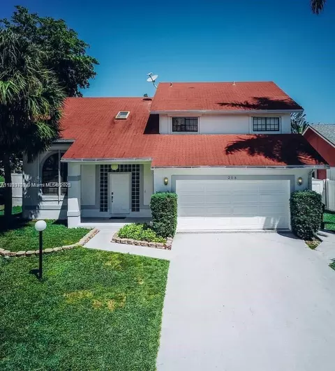 203 SE 8th St, Dania Beach, FL 33004