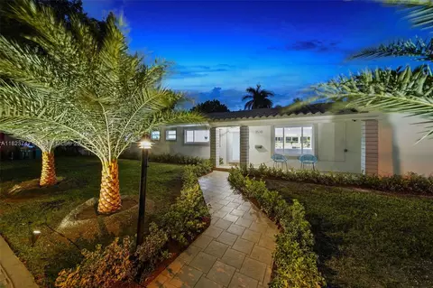 11530 NE 7th Ave, Biscayne Park, FL 33161