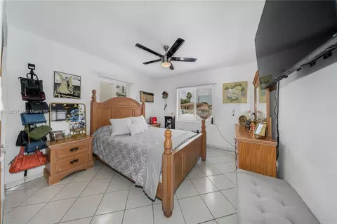 359 E 19th St, Hialeah, FL 33010 photo 4