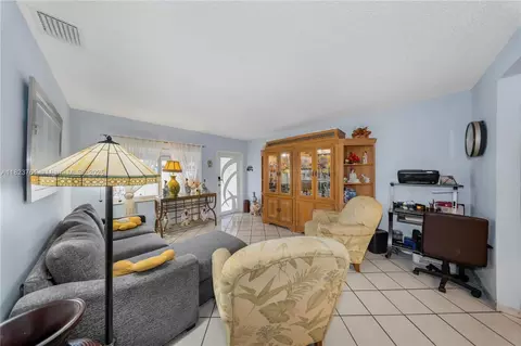 359 E 19th St, Hialeah, FL 33010 photo 13