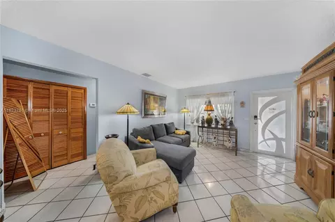 359 E 19th St, Hialeah, FL 33010 photo 14