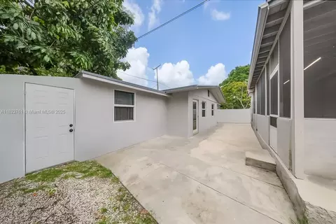 359 E 19th St, Hialeah, FL 33010 photo 41