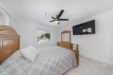359 E 19th St, Hialeah, FL 33010 photo 7