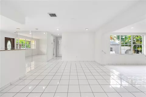 Living - 30 E 52nd Pl, Hialeah, FL 33013 photo 3 of 12