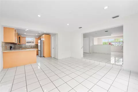 Living - 30 E 52nd Pl, Hialeah, FL 33013 photo 11 of 12