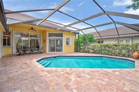 2694 Oakbrook Dr, Weston, FL 33332