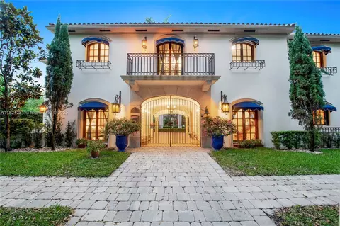 Exterior - 111 Aledo Ave, Coral Gables, FL 33134 photo 5 of 33