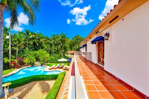 Exterior - 111 Aledo Ave, Coral Gables, FL 33134 photo 32 of 33