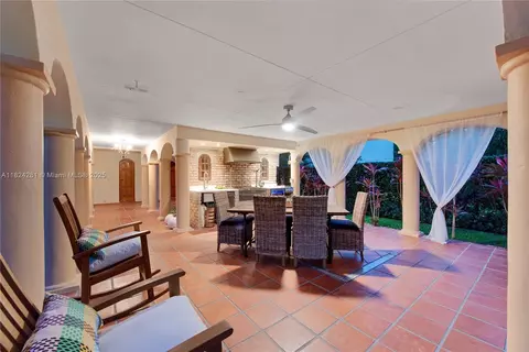 Exterior - 111 Aledo Ave, Coral Gables, FL 33134 photo 28 of 33