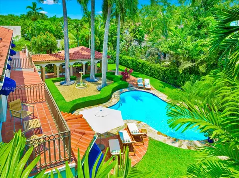 Exterior - 111 Aledo Ave, Coral Gables, FL 33134 photo 10 of 33