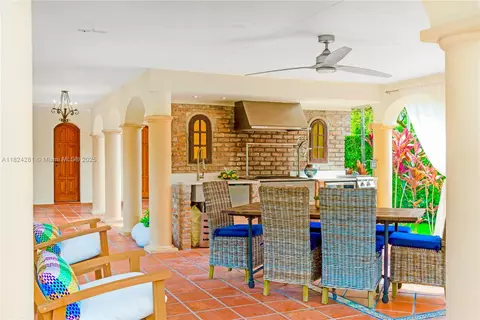Exterior - 111 Aledo Ave, Coral Gables, FL 33134 photo 30 of 33